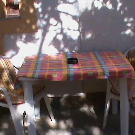 Tony Apartman